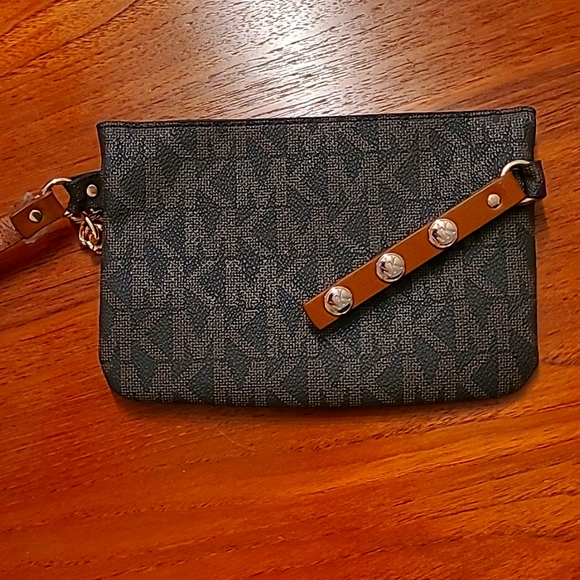Michael Kors belt bag - Picture 3 of 4
